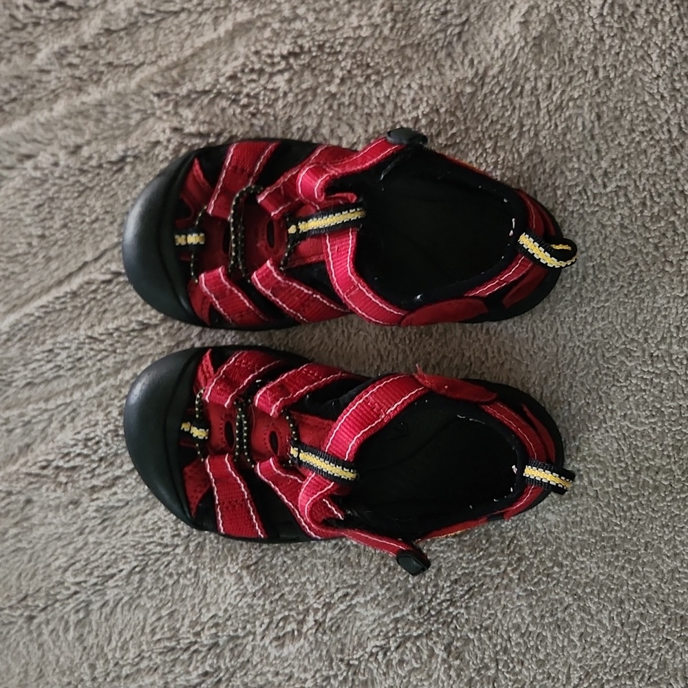 Keen Newport red sandals, toddler size 8.